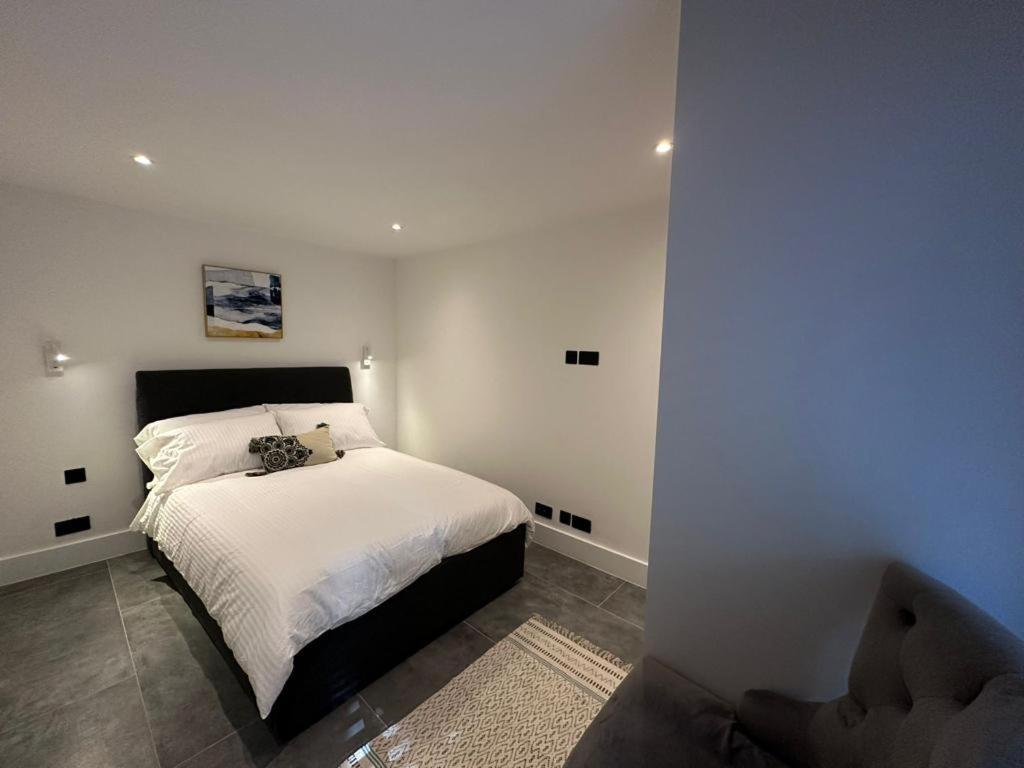 Two Bedroom House In Kilburn ลอนดอน ภายนอก รูปภาพ