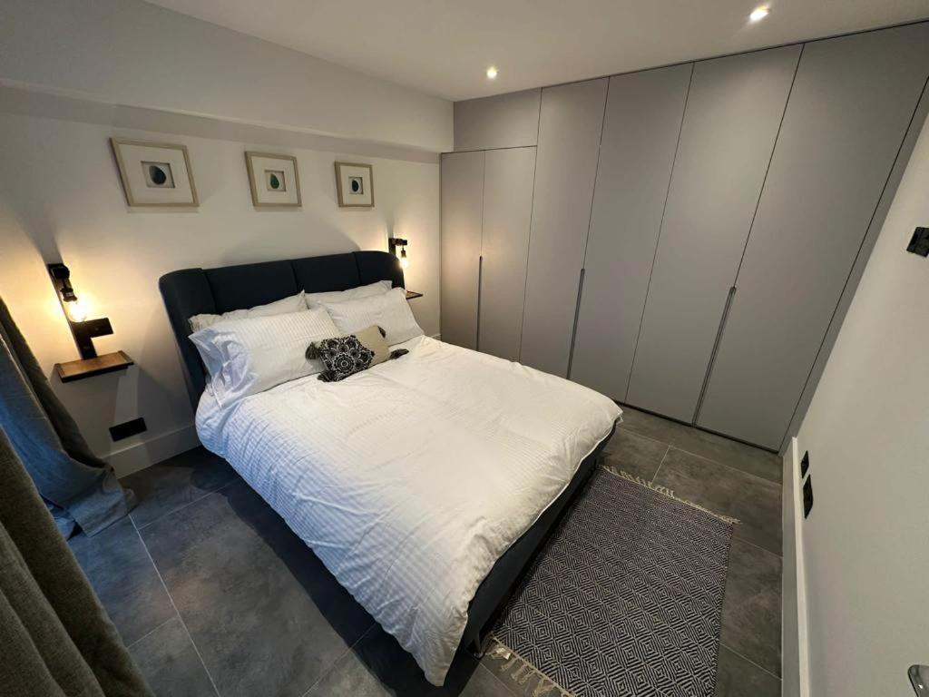 Two Bedroom House In Kilburn ลอนดอน ภายนอก รูปภาพ